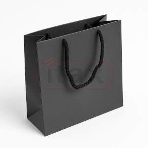 Torebka laminowana PRESTIGE CZARNA 150x60x150mm z uchwytem ze sznurka w kolorze czarnym