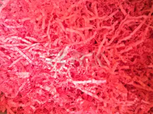 Wypełniacz ozdobny papierowy różowy 1 kg - karton