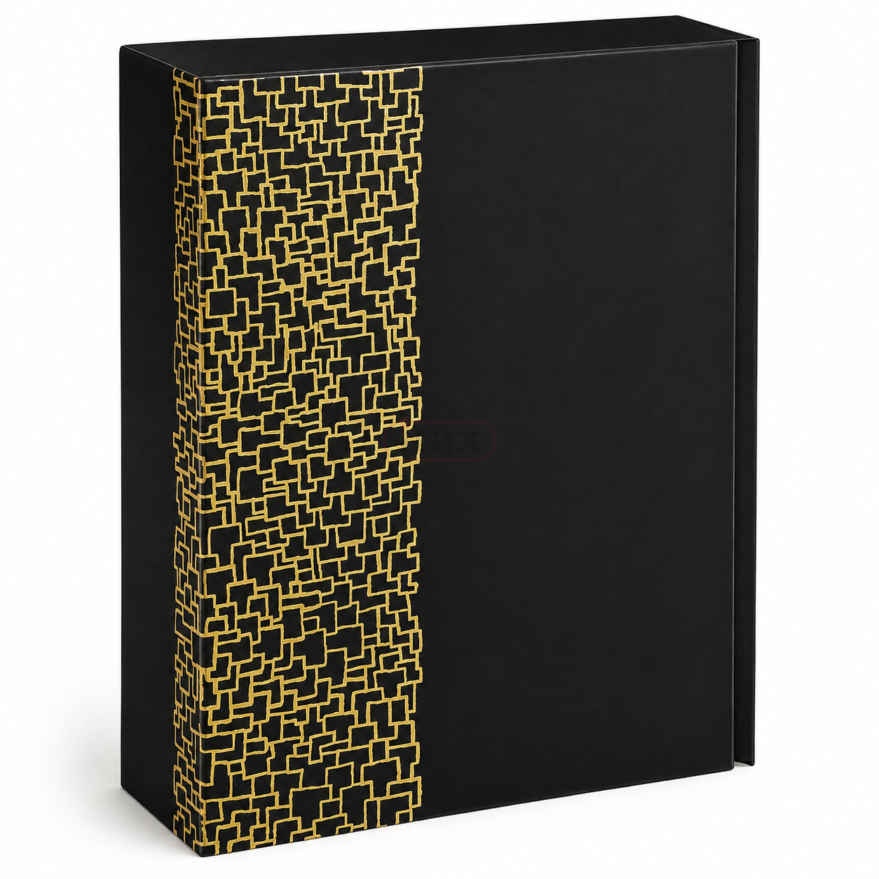Czarne pudełko prezentowe OPUS 360 × 250 × 95 mm ze złotym dekoracyjnym wzorem, przeznaczone na zestaw 3 butelek 0,75 l. Eleganckie opakowanie świąteczne.png